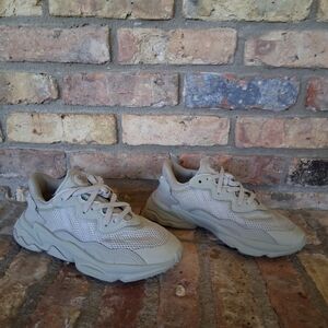 ADIDAS OZWEEGO SNEAKERS WOMENS 7.5 MENS 5.5